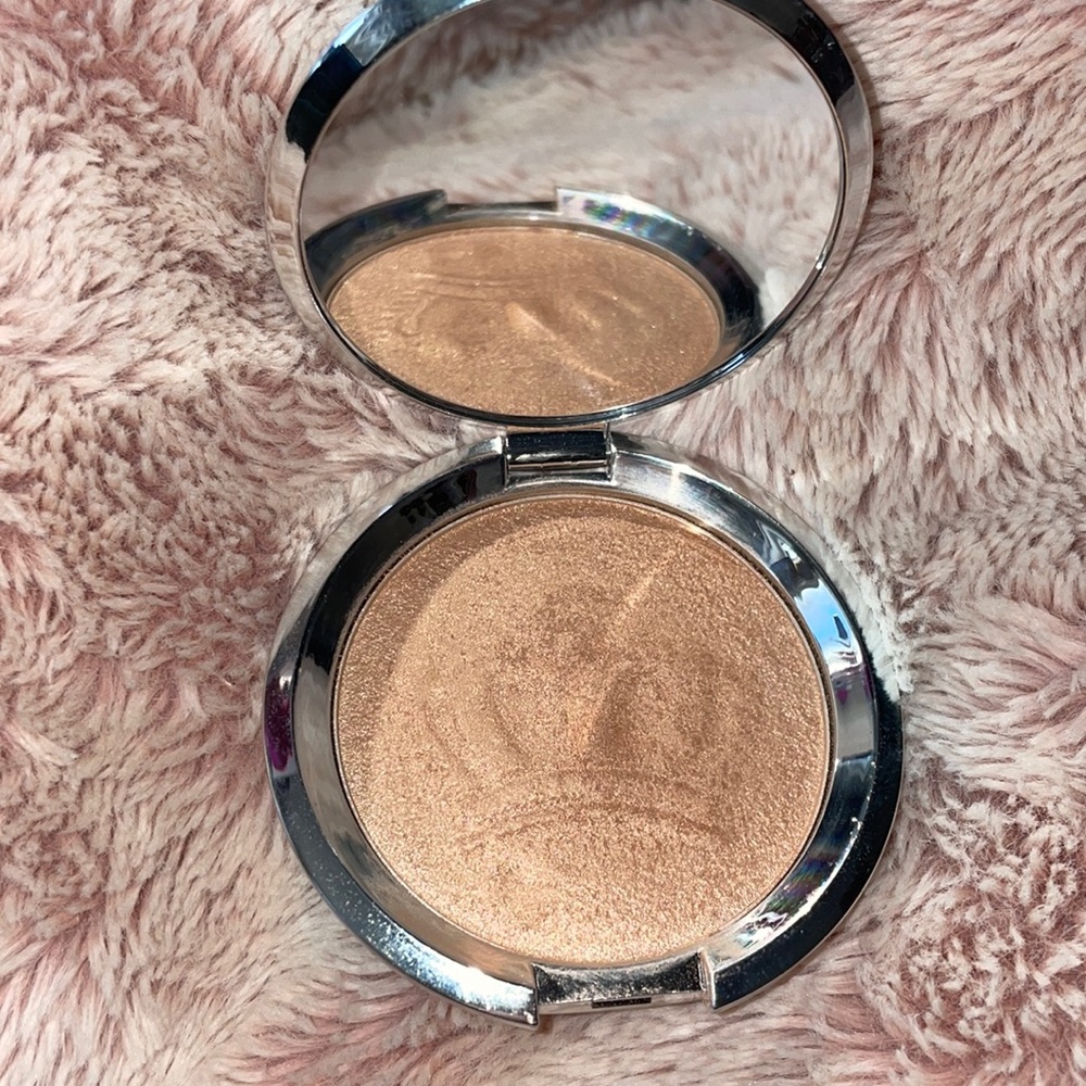 Becca highlighter